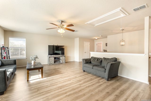 9003 Arabian King, Converse, TX 78109