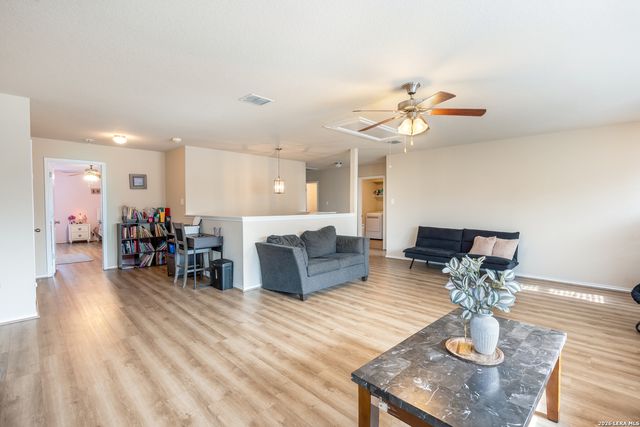 9003 Arabian King, Converse, TX 78109