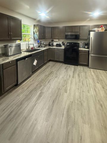 223 Hull Ave., Gladewater, TX 75647