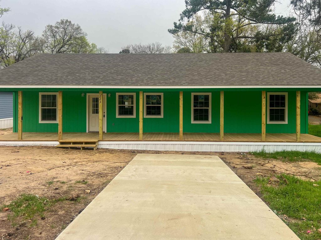 223 Hull Ave., Gladewater, TX 75647