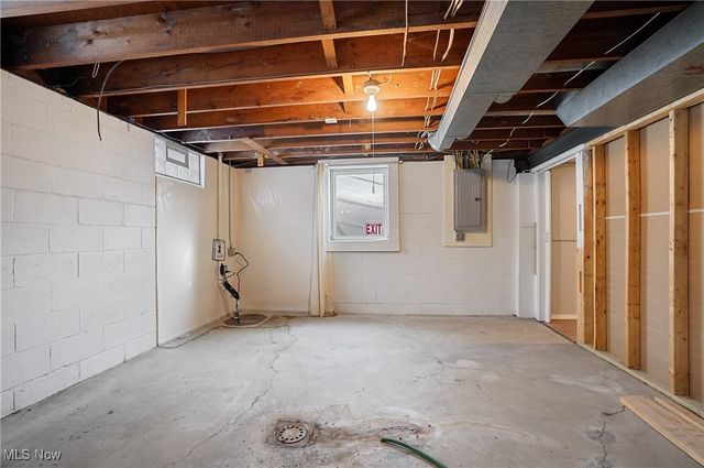 3849 Southwood Drive SE, Warren, OH 44484