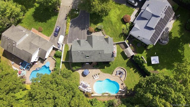 5 Aspatuck Court, Commack, NY 11725