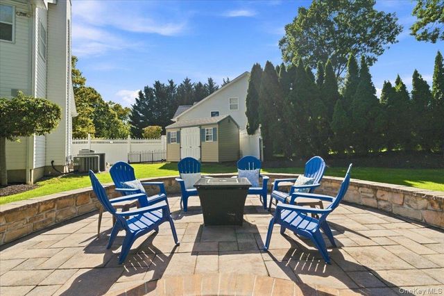 5 Aspatuck Court, Commack, NY 11725