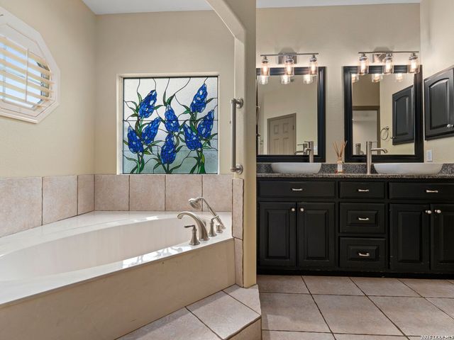 107 KITTY KAT LN, Boerne, TX 78006