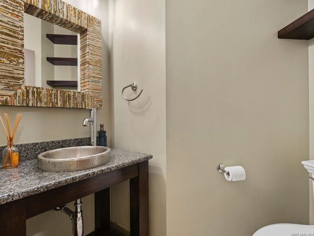 107 KITTY KAT LN, Boerne, TX 78006