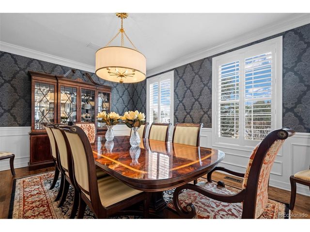 725 Front Range Rd, Littleton, CO 80120