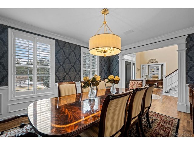 725 Front Range Rd, Littleton, CO 80120