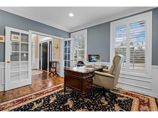 725 Front Range Rd, Littleton, CO 80120