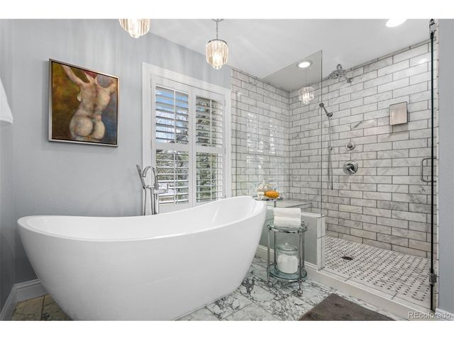 725 Front Range Rd, Littleton, CO 80120