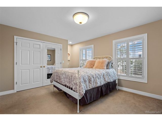 725 Front Range Rd, Littleton, CO 80120