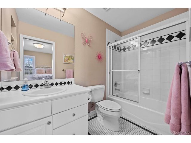 725 Front Range Rd, Littleton, CO 80120