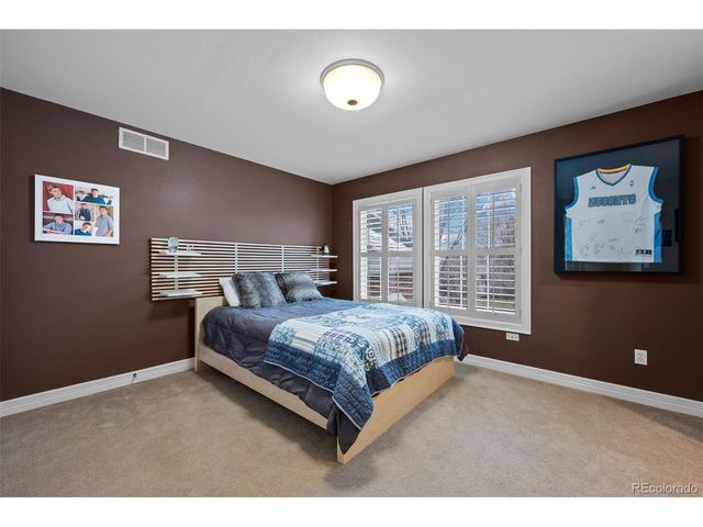 725 Front Range Rd, Littleton, CO 80120