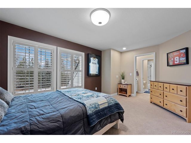 725 Front Range Rd, Littleton, CO 80120