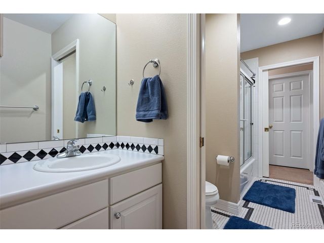 725 Front Range Rd, Littleton, CO 80120