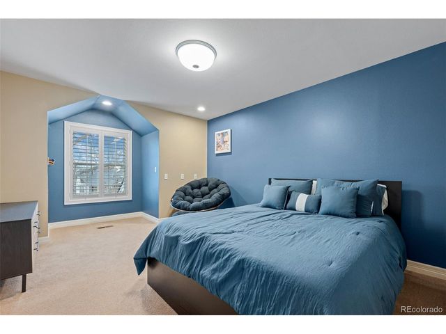 725 Front Range Rd, Littleton, CO 80120