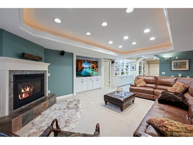 725 Front Range Rd, Littleton, CO 80120