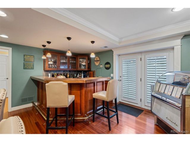 725 Front Range Rd, Littleton, CO 80120