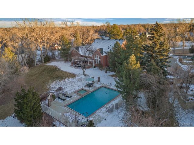 725 Front Range Rd, Littleton, CO 80120