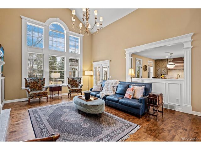 725 Front Range Rd, Littleton, CO 80120