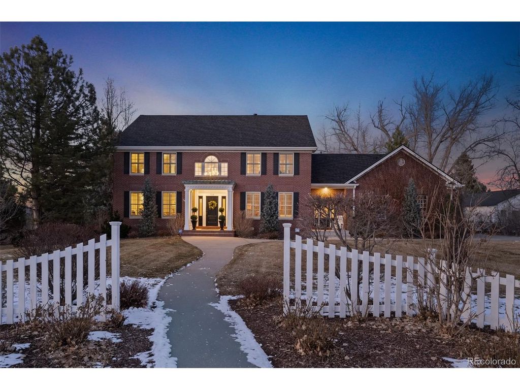 725 Front Range Rd, Littleton, CO 80120