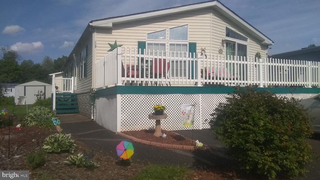 117 CONESTOGA DR, Doylestown, PA 18901