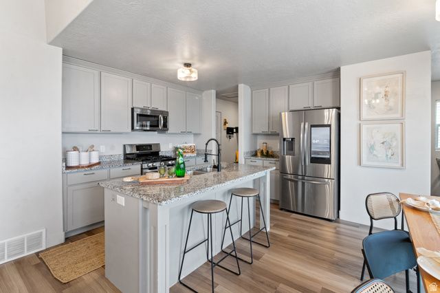 1118 W HONEYCOMB DR, Grantsville, UT 84029