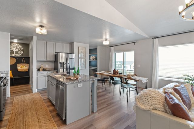 1118 W HONEYCOMB DR, Grantsville, UT 84029