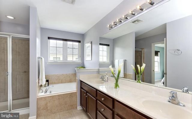 47 RIVERWALK BLVD, Burlington, NJ 08016