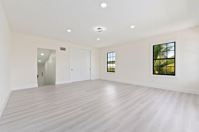 163 SE Osprey Ridge, Port St. Lucie, FL 34984