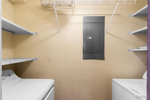 2424 Silkwood Drive, Overland, MO 63114