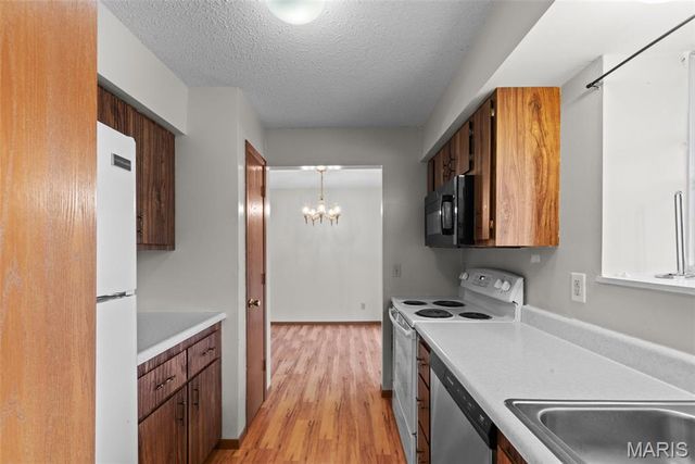 2424 Silkwood Drive, Overland, MO 63114