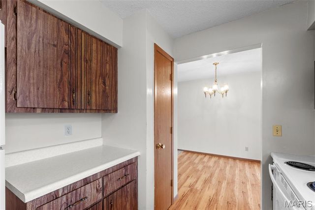 2424 Silkwood Drive, Overland, MO 63114