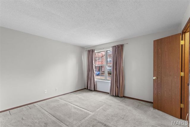 2424 Silkwood Drive, Overland, MO 63114