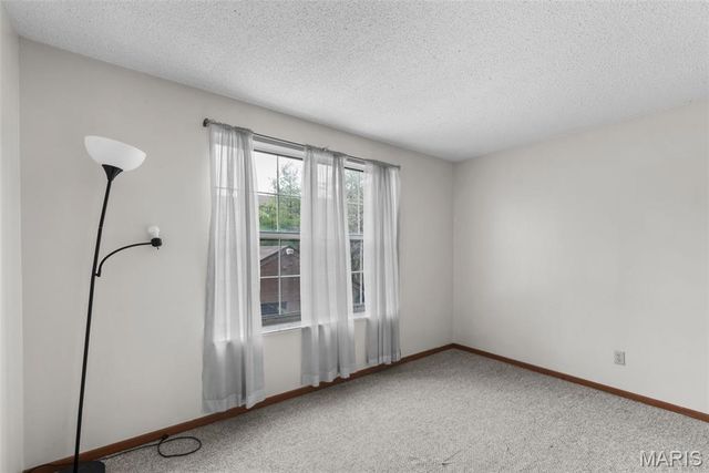 2424 Silkwood Drive, Overland, MO 63114