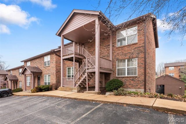 2424 Silkwood Drive, Overland, MO 63114