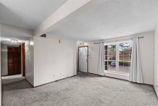 2424 Silkwood Drive, Overland, MO 63114