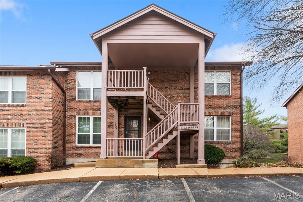 2424 Silkwood Drive, Overland, MO 63114