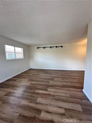 1123 W Sierra Madre 4, Azusa, CA 91702