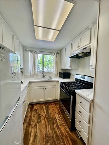 1123 W Sierra Madre 4, Azusa, CA 91702