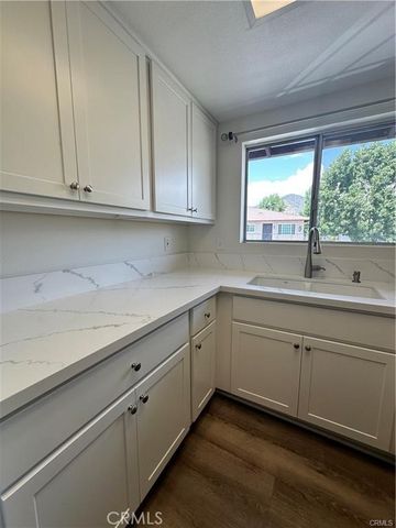 1123 W Sierra Madre 4, Azusa, CA 91702
