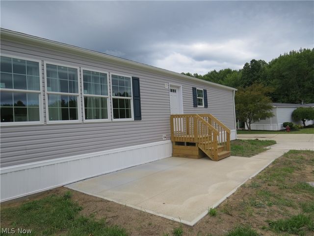 2665 Eagle Point Drive, Madison, OH 44057