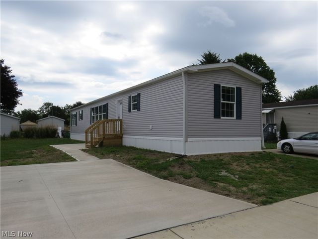 2665 Eagle Point Drive, Madison, OH 44057