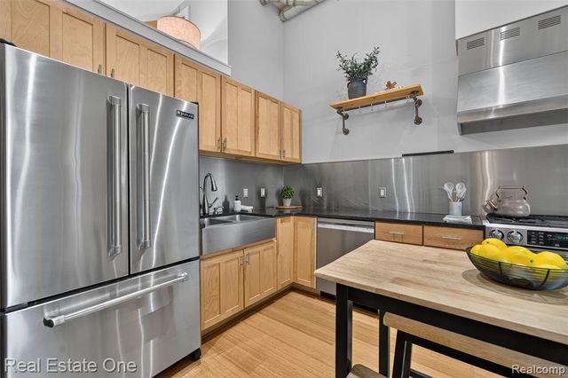 680 W 11 Mile Road, Royal Oak, MI 48067