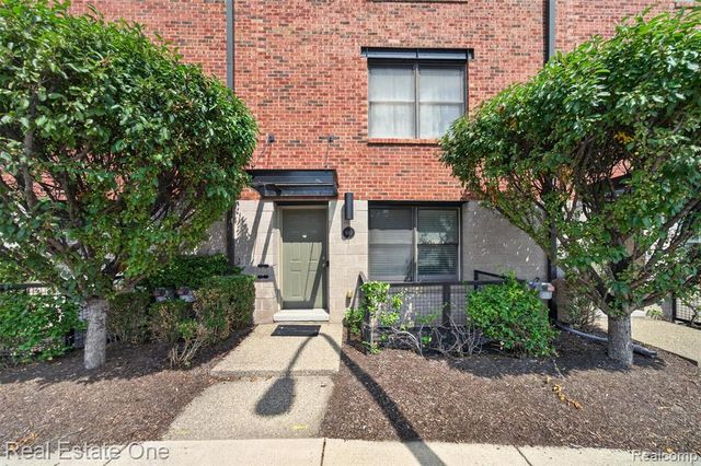 680 W 11 Mile Road, Royal Oak, MI 48067