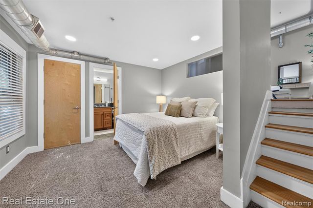 680 W 11 Mile Road, Royal Oak, MI 48067