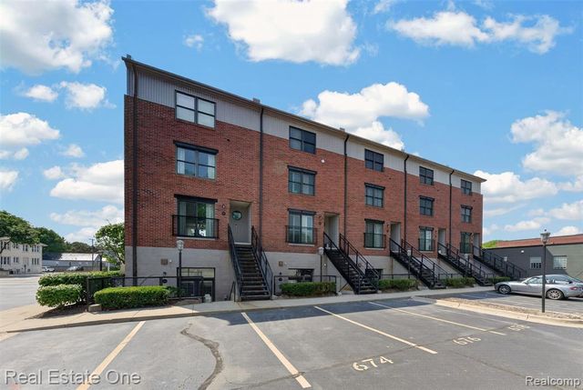 680 W 11 Mile Road, Royal Oak, MI 48067