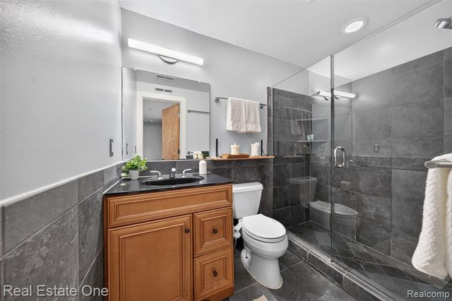 680 W 11 Mile Road, Royal Oak, MI 48067