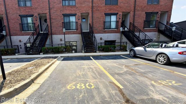 680 W 11 Mile Road, Royal Oak, MI 48067