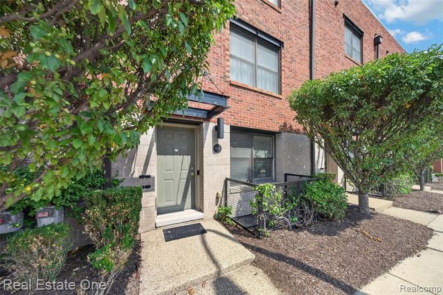 680 W 11 Mile Road, Royal Oak, MI 48067