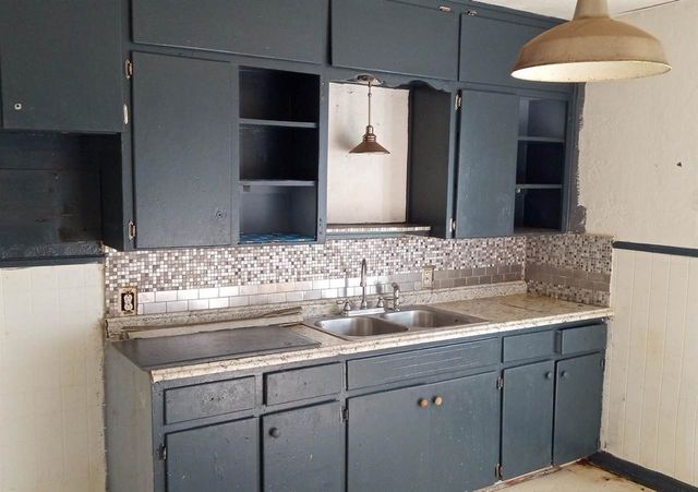 801 SW 26th Pl, Lawton, OK 73505